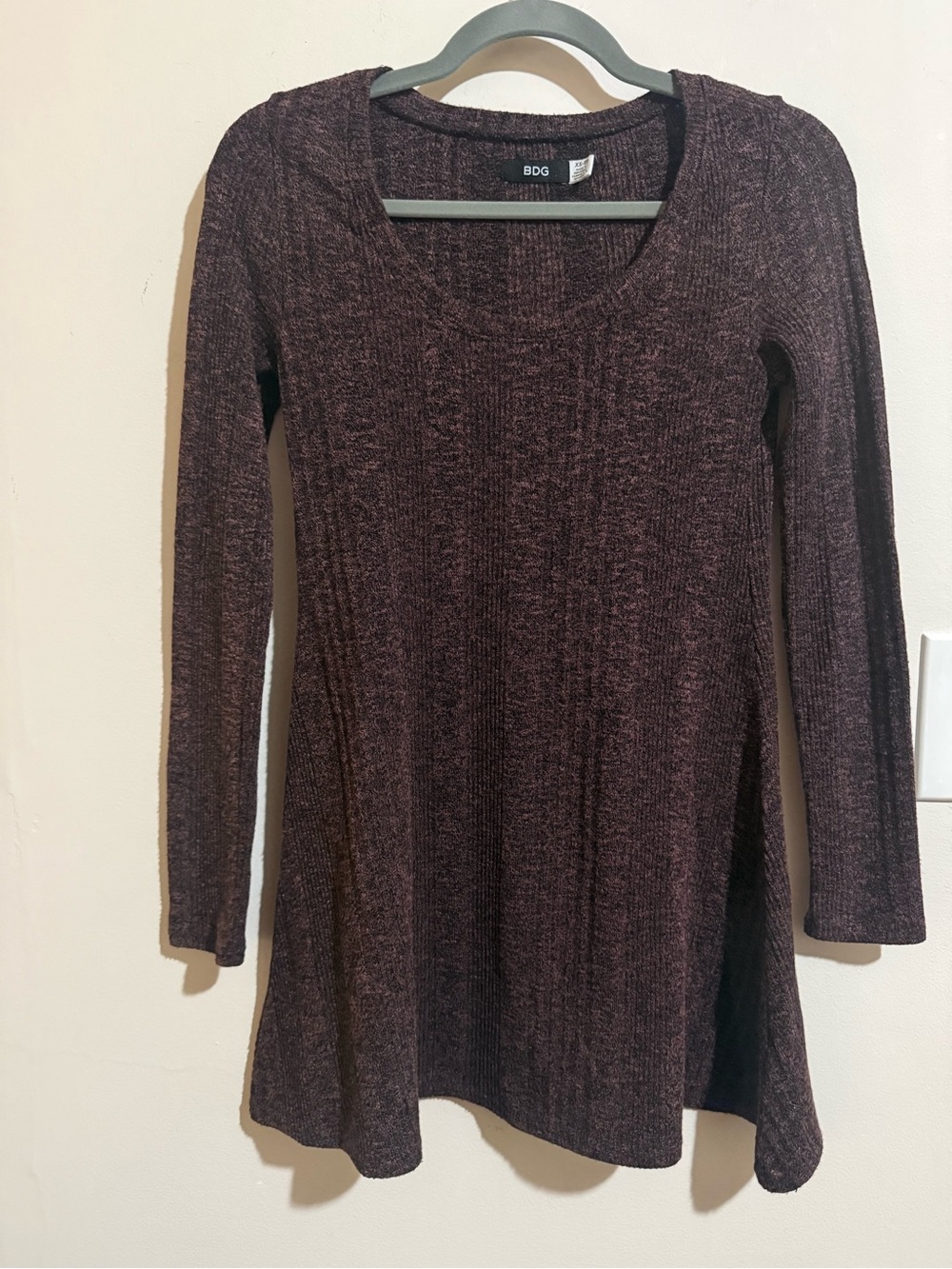 BDG Scoop Neck Ribbed Tunic Sweater in Wine/Burgundy